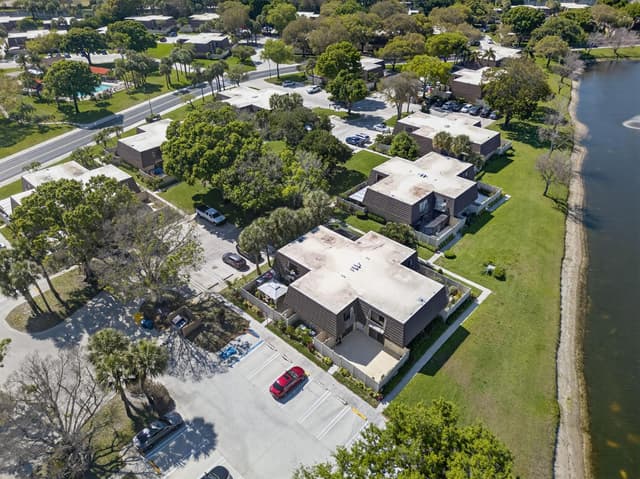 7811 78th Way, West Palm Beach FL 33407 - West Palm Beach, FL - Photo 6