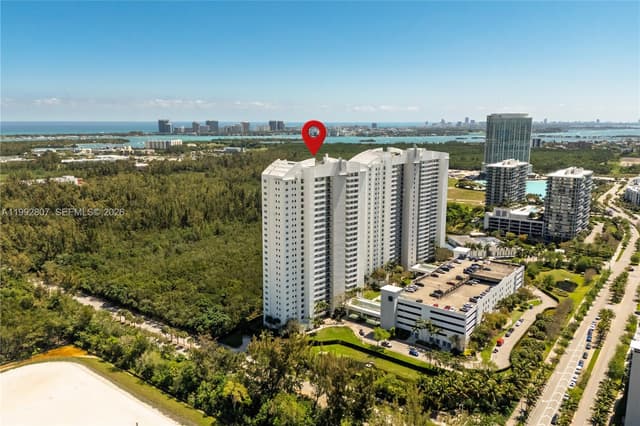 15051 Royal Oaks Ln # 2103, North Miami FL 33181 - North Miami, FL - Photo 3