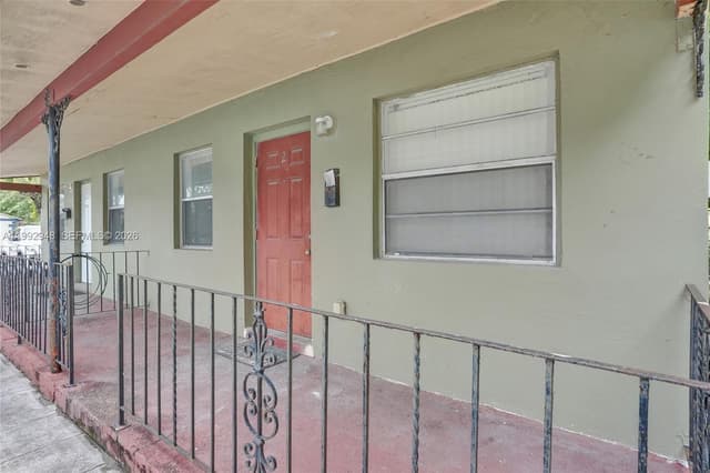 724 NW 6th St, Hallandale Beach FL 33009 - Hallandale Beach, FL - Photo 2