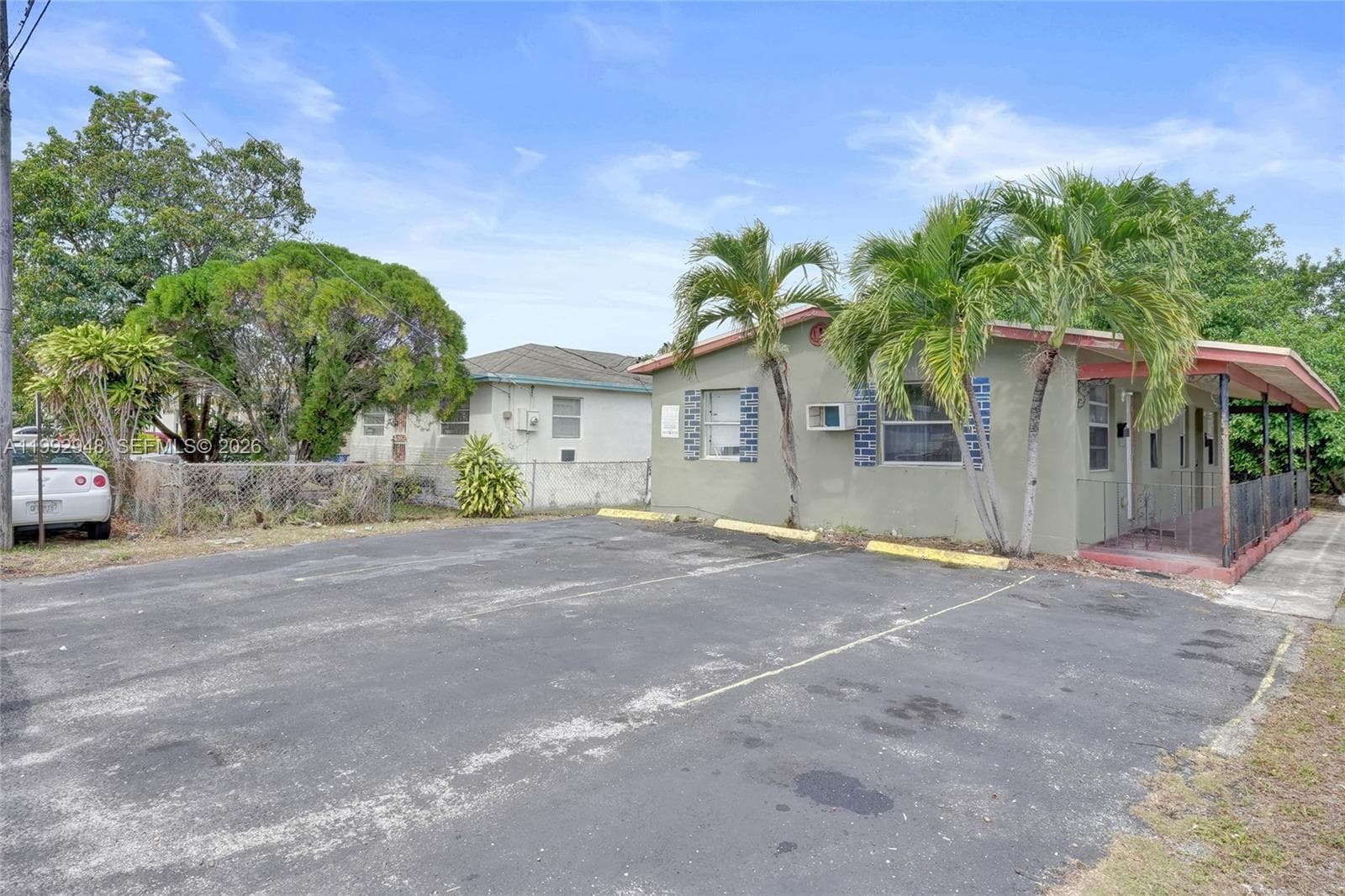 724 NW 6th St, Hallandale Beach FL 33009 - Hallandale Beach, FL - Photo 1