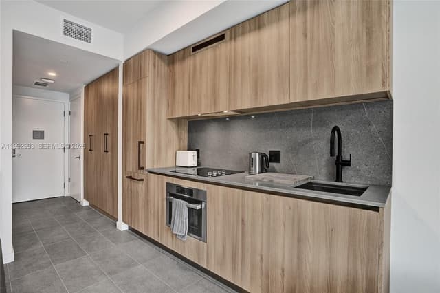 121 NE 5th Street # 1404, Miami FL 33132 - Miami, FL - Photo 6