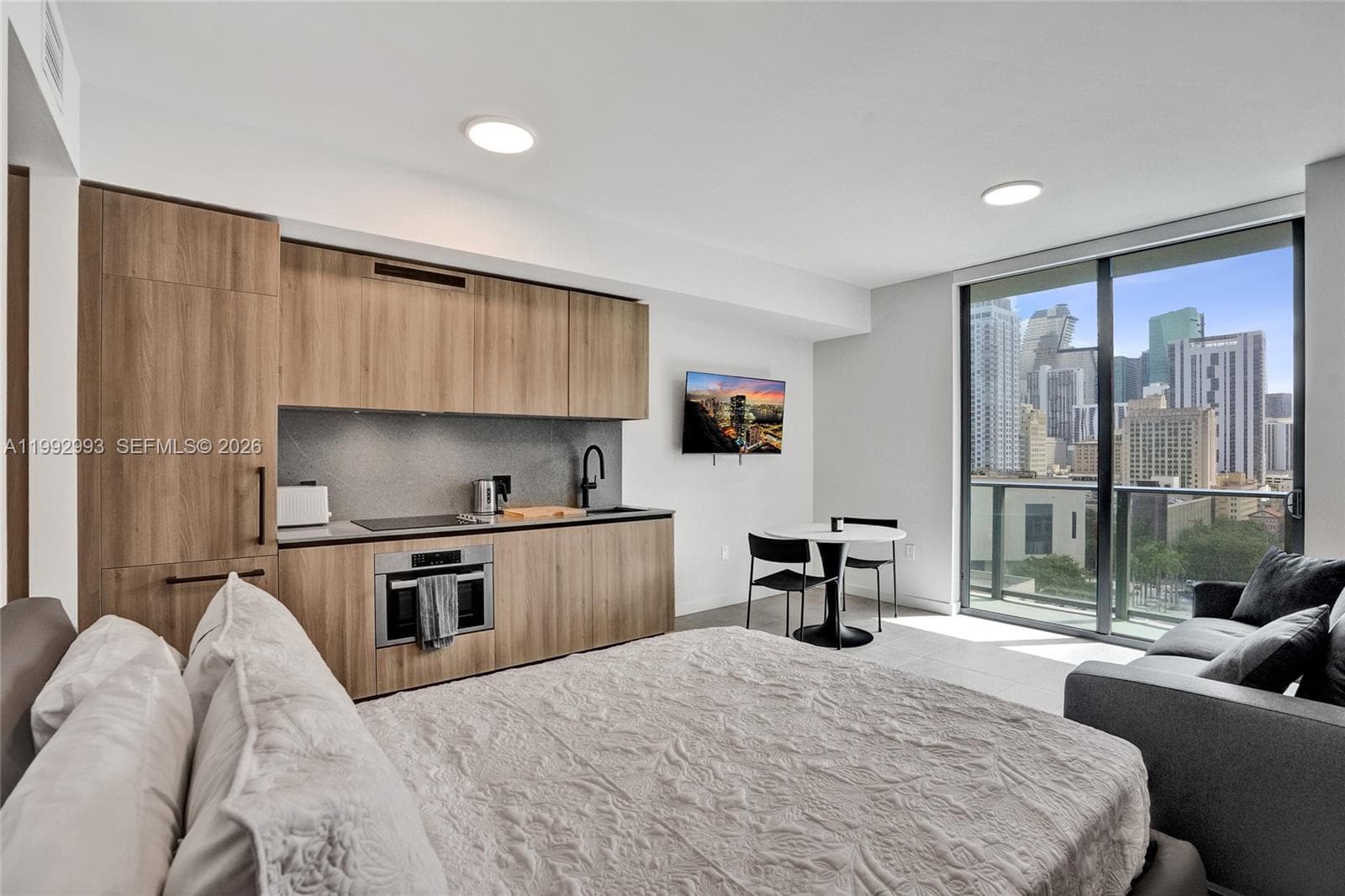 121 NE 5th Street # 1404, Miami FL 33132 - Miami, FL - Photo 1