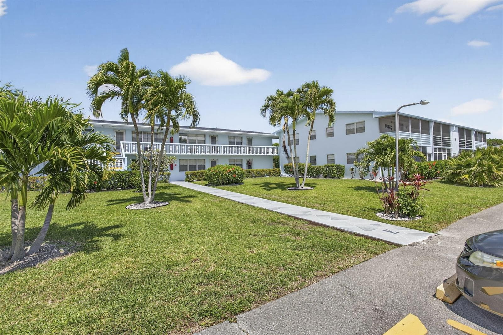 106 Camden E, West Palm Beach FL 33417 - West Palm Beach, FL - Photo 1