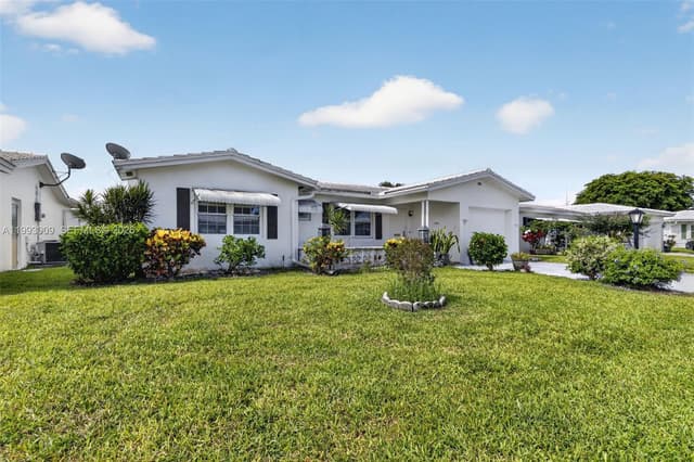 1104 Ocean Ave, Boynton Beach FL 33426 - Boynton Beach, FL - Photo 2