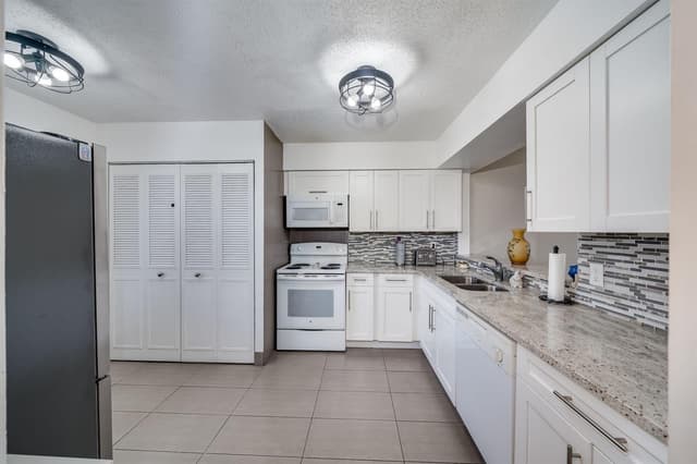 7301 NW 1st Street # 402, Margate FL 33063 - Margate, FL - Photo 6