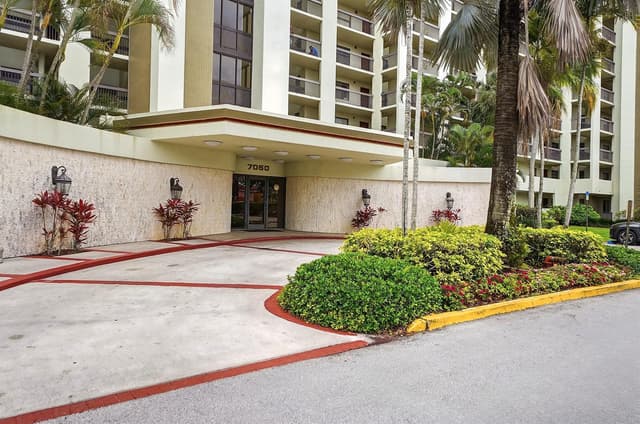 7050 NW 44th Street # 705, Lauderhill FL 33319 - Lauderhill, FL - Photo 3