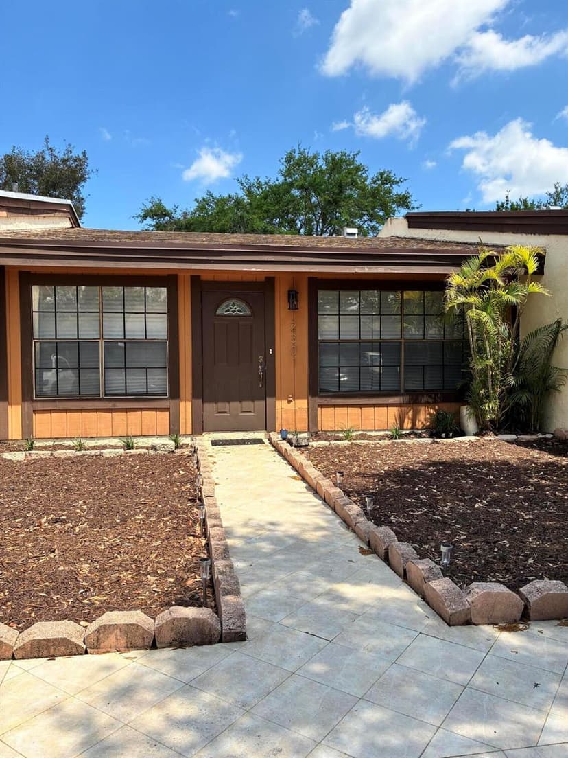 2301 Buttonwood Avenue, Pembroke Pines FL 33026