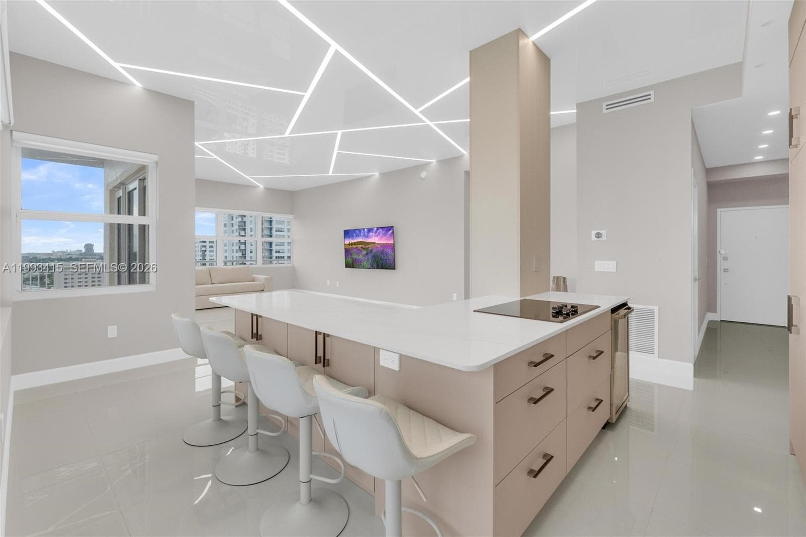 18011 Biscayne Blvd, Aventura FL 33160