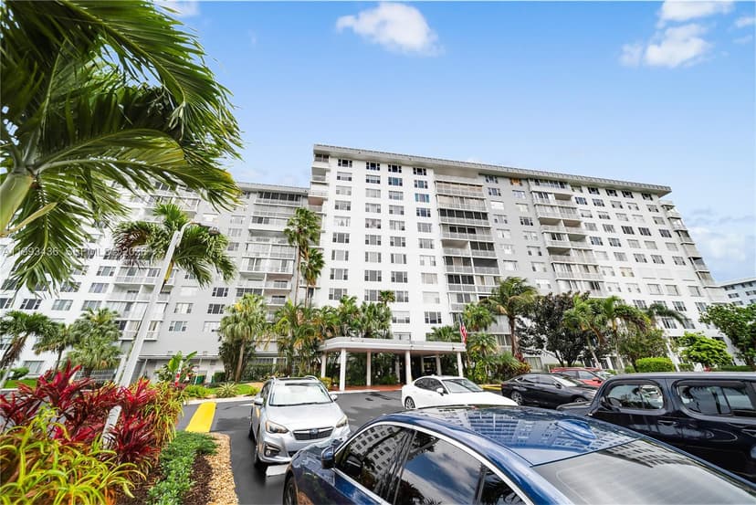 3800 Hillcrest Dr # 1007, Hollywood FL 33021