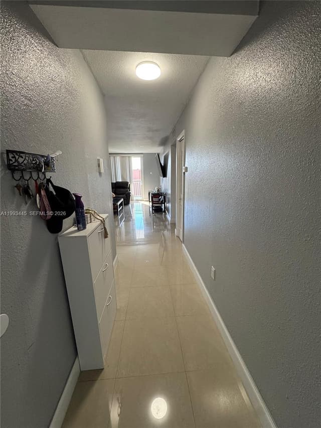 6960 Miami Gardens Dr # 516, Hialeah FL 33015 - Hialeah, FL - Photo 4