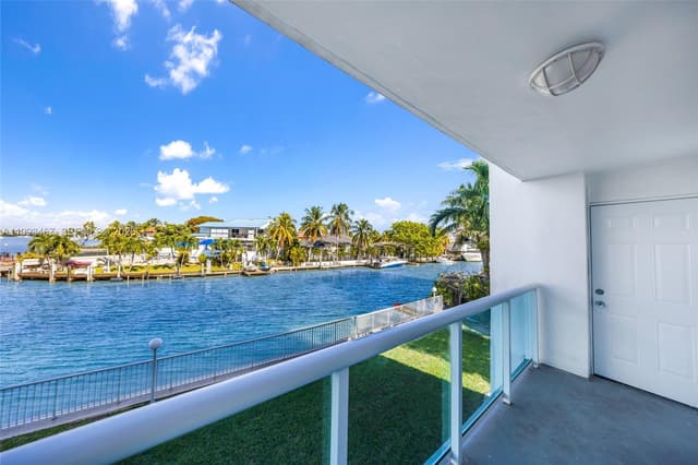 2841 NE 163rd St # 215, North Miami Beach FL 33160 - North Miami Beach, FL - Photo 2