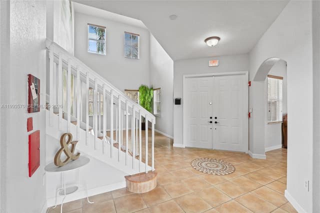 18140 NW 90th Ave, Hialeah FL 33018 - Hialeah, FL - Photo 6