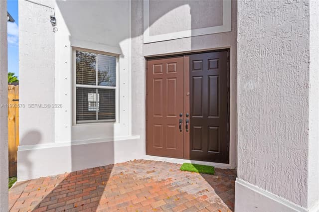 18140 NW 90th Ave, Hialeah FL 33018 - Hialeah, FL - Photo 4