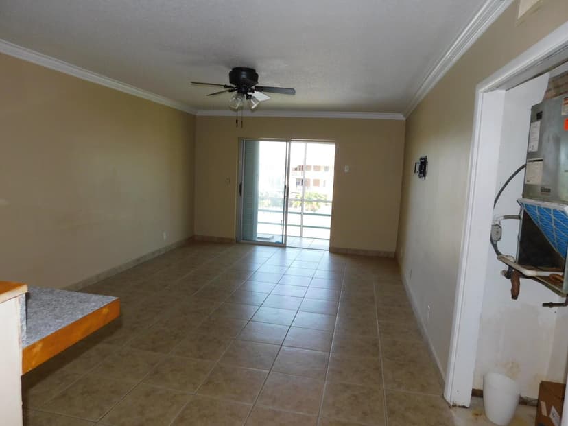 4770 NW 10 Court NW # 306, Plantation FL 33313