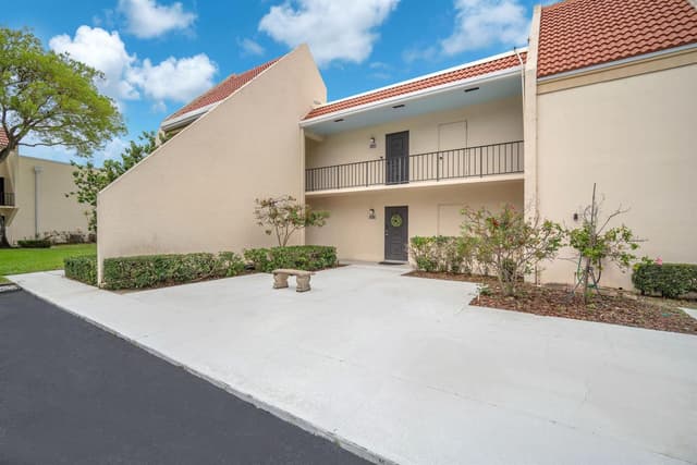 1823 Presidential Way # E101, West Palm Beach FL 33401 - West Palm Beach, FL - Photo 3