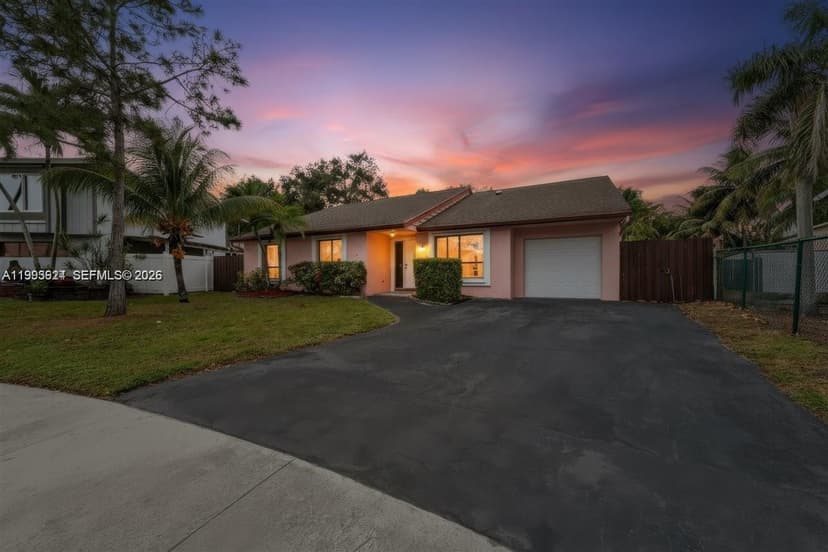 3930 NW 79TH WAY, Davie FL 33024