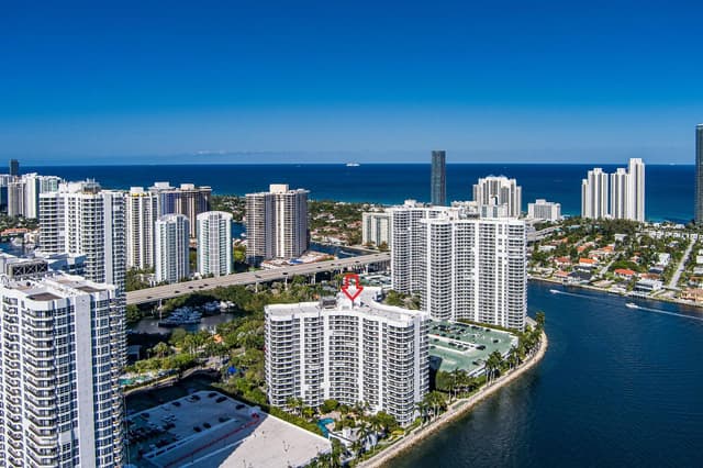 3600 Mystic Pointe Drive, Aventura FL 33180 - Aventura, FL - Photo 3