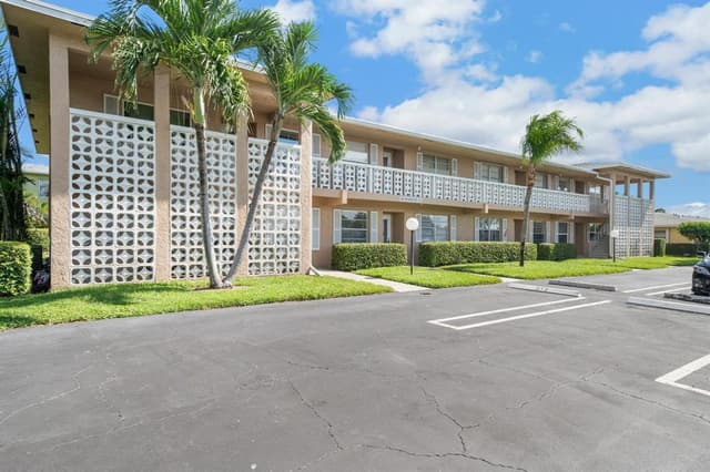 2601 Red Hibiscus Boulevard, Delray Beach FL 33445 - Delray Beach, FL - Photo 2