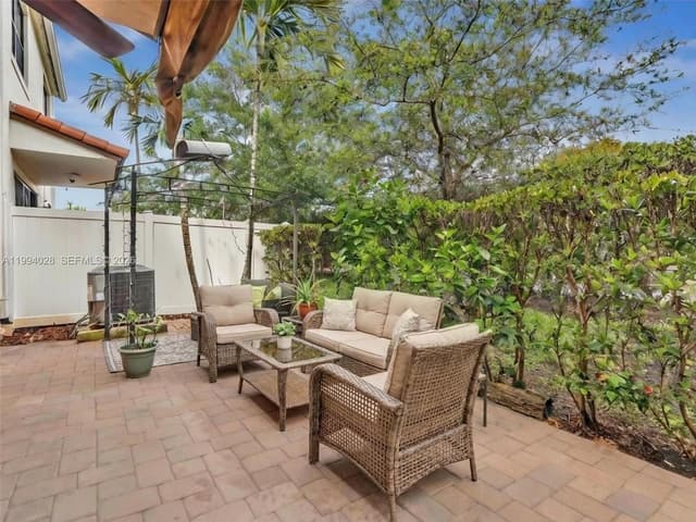 20973 NW 1st Dr, Pembroke Pines FL 33029 - Pembroke Pines, FL - Photo 6