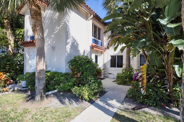380 NW 67th Street Apt 101, Boca Raton FL 33487 - Boca Raton, FL - Photo 2