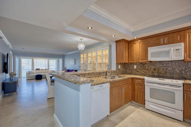 380 NW 67th Street Apt 101, Boca Raton FL 33487 - Boca Raton, FL - Photo 5