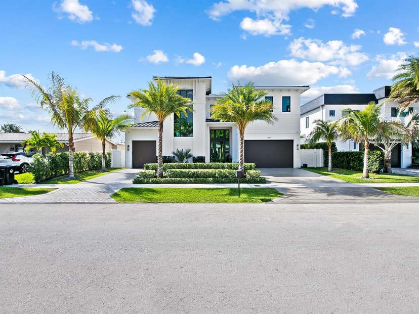 2420 NE 48th Street, Lighthouse Point FL 33064