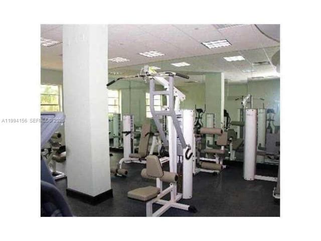 401 69th St # 505, Miami Beach FL 33141 - Miami Beach, FL - Photo 2