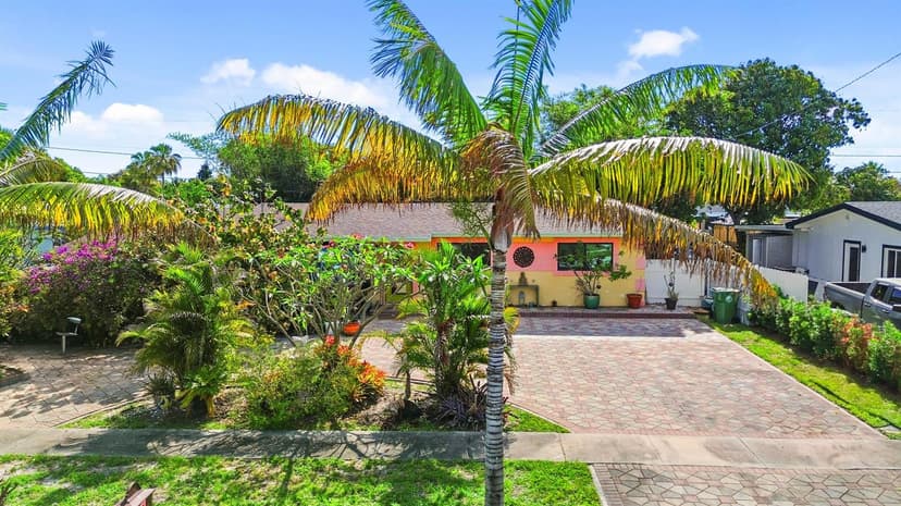 112 San Juan Drive, Palm Springs FL 33461