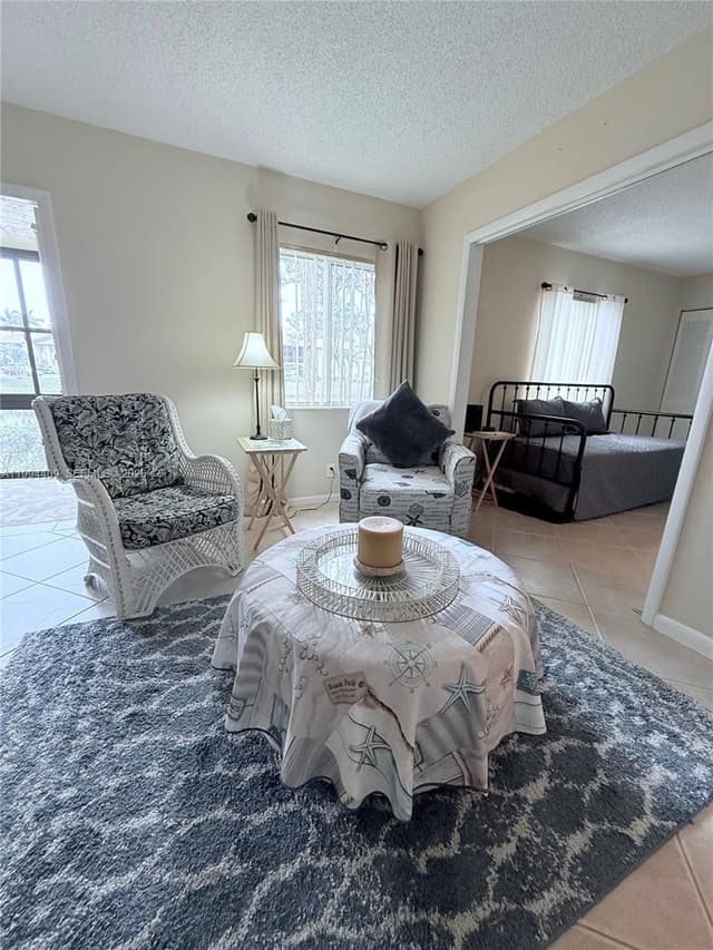 340 Pine Ridge Cir # 1, Green Acres FL 33463 - Green Acres, FL - Photo 7