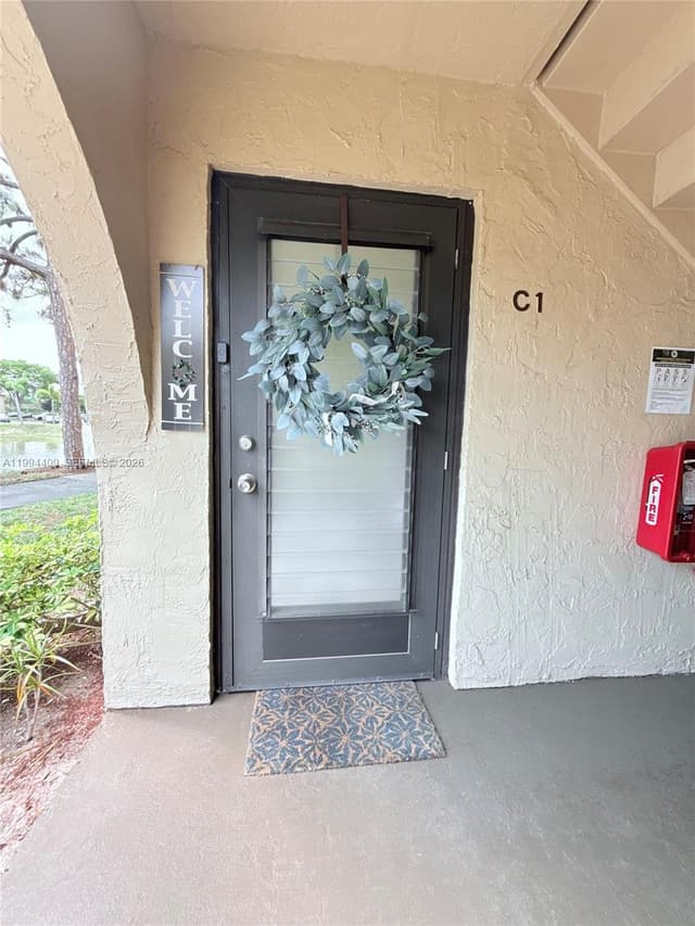 340 Pine Ridge Cir # 1, Green Acres FL 33463 - Green Acres, FL - Photo 5