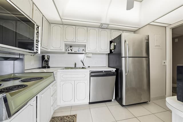 3100 N Palm Aire Drive # 208, Pompano Beach FL 33069 - Pompano Beach, FL - Photo 4