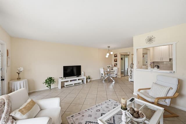 314 Brighton # H, Boca Raton FL 33434 - Boca Raton, FL - Photo 5