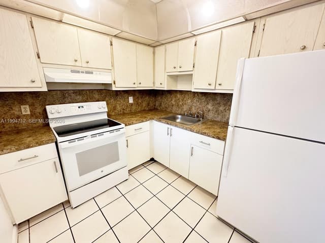 15600 NW 7th Ave # 606, Miami FL 33169 - Miami, FL - Photo 3