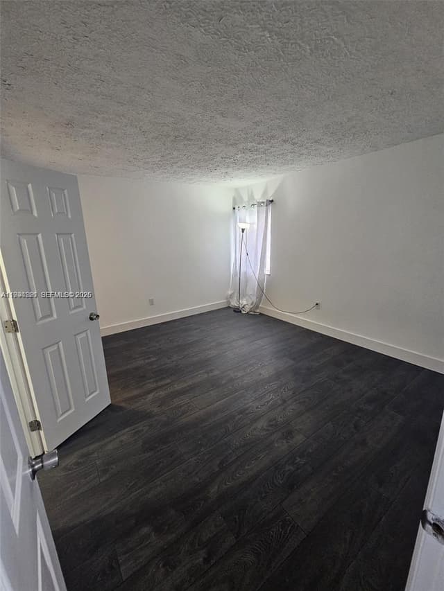 6055 W 19th # 209, Hialeah FL 33012 - Hialeah, FL - Photo 6