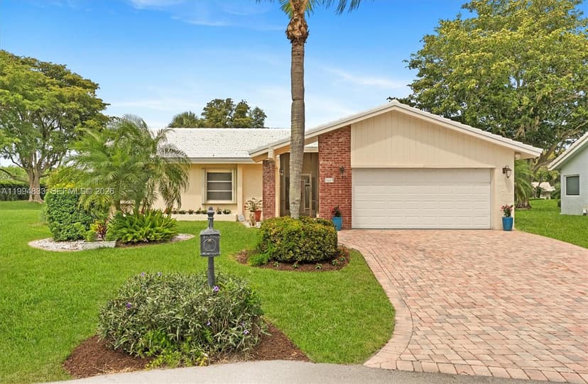 5669 Pinecrest Cir, Boca Raton FL 33433