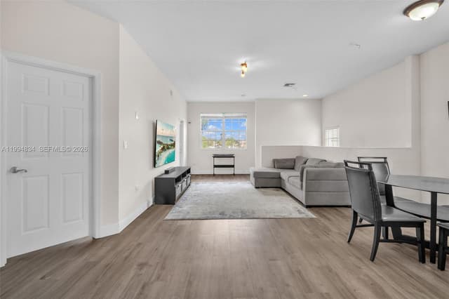 9075 Preston Pl # 9075, Tamarac FL 33321 - Tamarac, FL - Photo 6