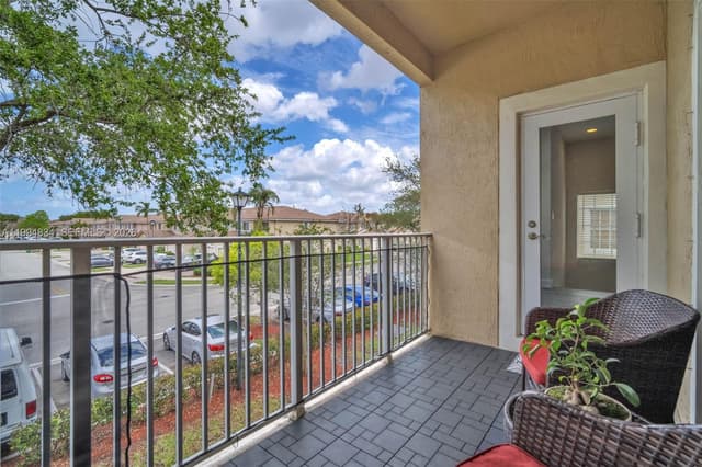 9075 Preston Pl # 9075, Tamarac FL 33321 - Tamarac, FL - Photo 4