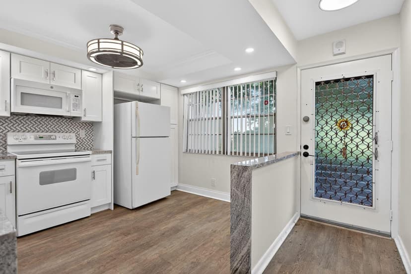 3203 Portofino Point # M1, Coconut Creek FL 33066