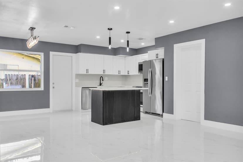 915 SW 3rd Street, Boynton Beach FL 33435