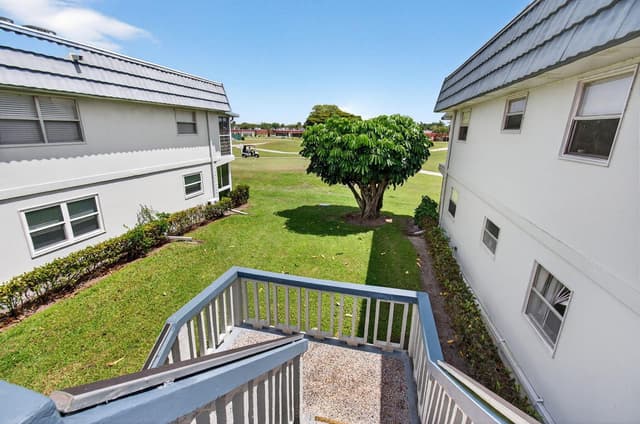 186 Tuscany C, Delray Beach FL 33446 - Delray Beach, FL - Photo 2