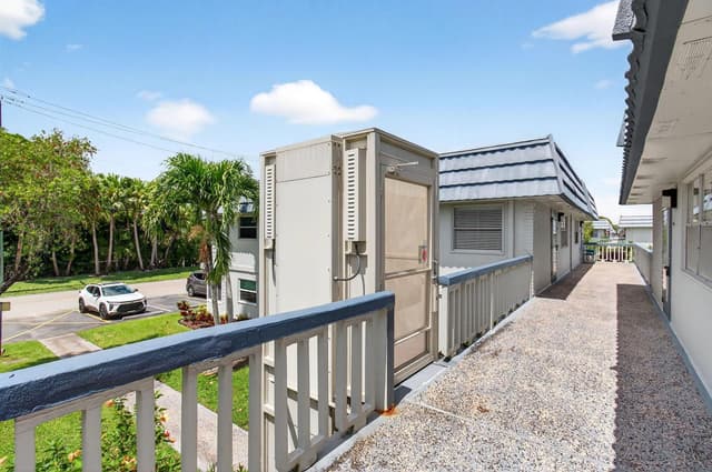 186 Tuscany C, Delray Beach FL 33446 - Delray Beach, FL - Photo 3