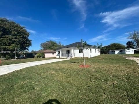 1468 NW 100th St, Miami FL 33147