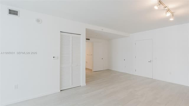 31 SE 6th St # 1906, Miami FL 33131 - Miami, FL - Photo 6
