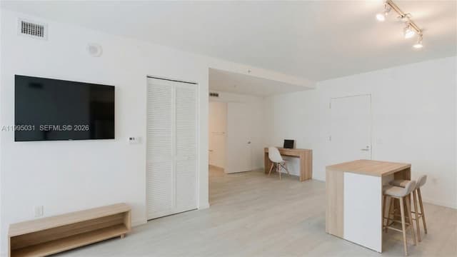 31 SE 6th St # 1906, Miami FL 33131 - Miami, FL - Photo 5