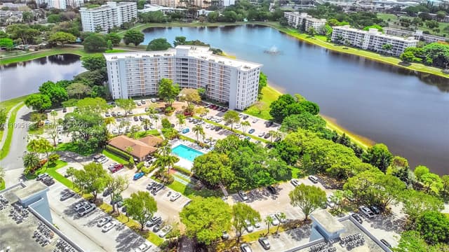 3010 N Course Dr # 104, Pompano Beach FL 33069 - Pompano Beach, FL - Photo 2