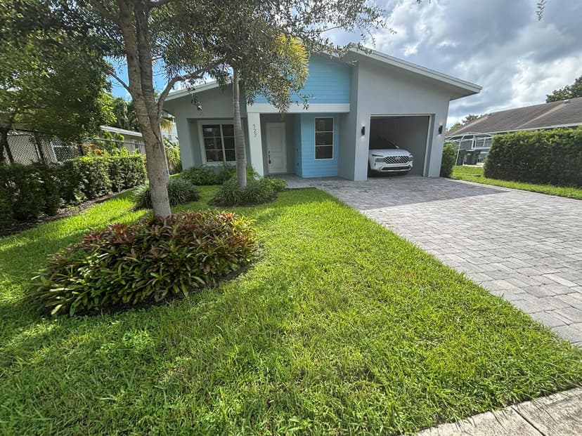 127 NW 9th Avenue, Delray Beach FL 33444