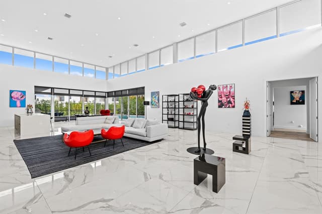 16758 Natures Way, Weston FL 33326 - Weston, FL - Photo 4