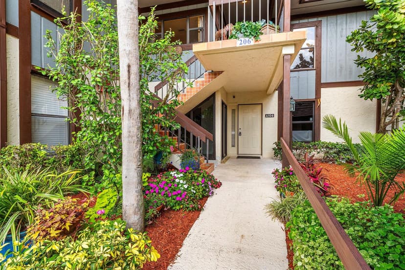 13329 Polo Club Road # 206, Wellington FL 33414