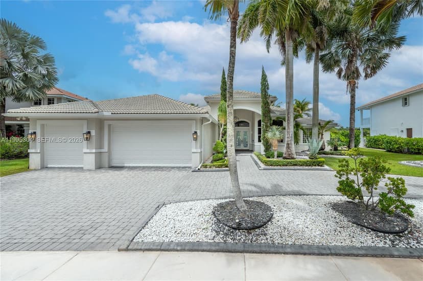 1396 Victoria Isle Dr, Weston FL 33327