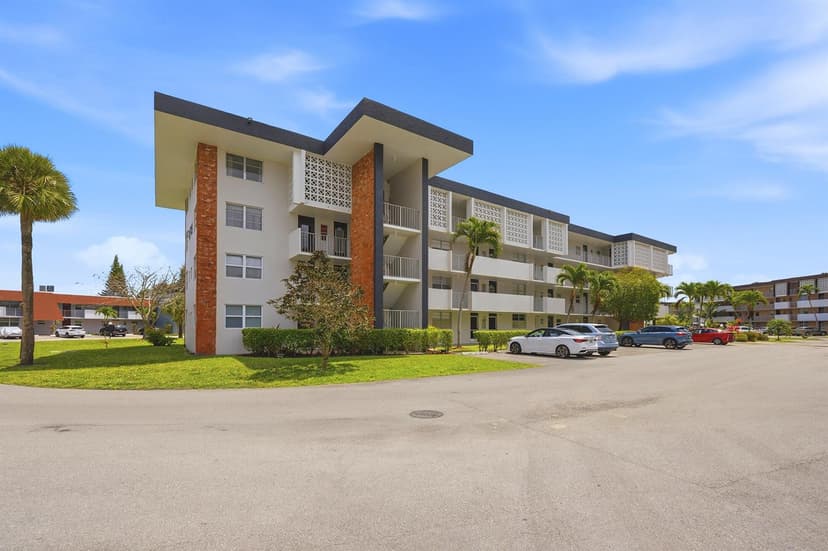 2991 NW 46th Avenue # 303, Lauderdale Lakes FL 33313